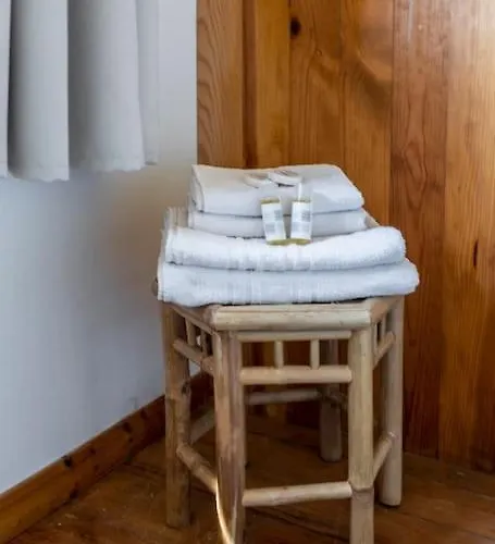 Dans Les Arbres, Domaine De L Ogliastru 奥尔梅托