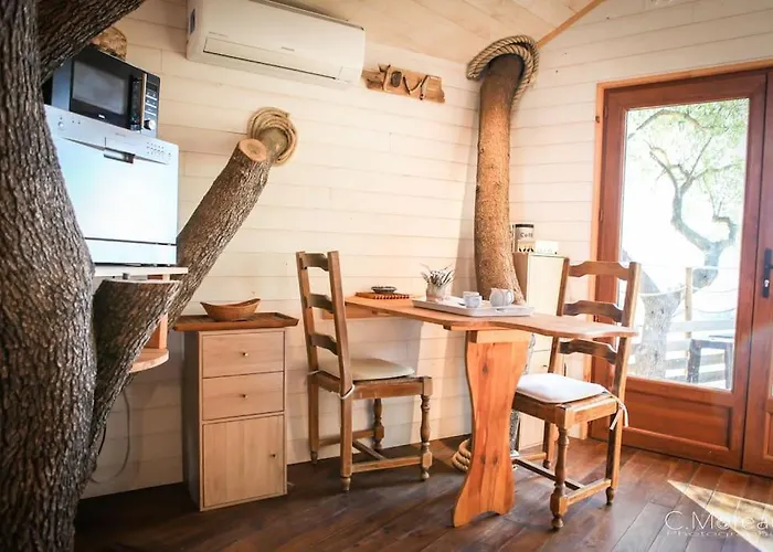 Dans Les Arbres, Domaine De L Ogliastru 度假居 *