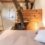 Dans Les Arbres, Domaine De L Ogliastru *