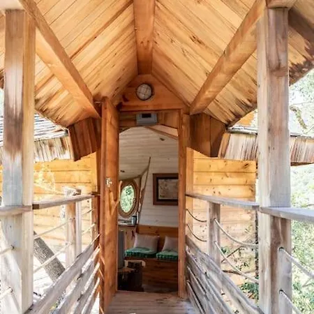 Dans Les Arbres, Domaine De L Ogliastru * Olmeto (Corsica)