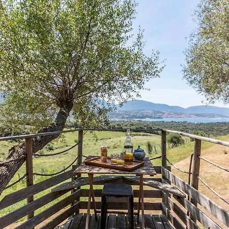 Dans Les Arbres, Domaine De L Ogliastru Ferienhaus