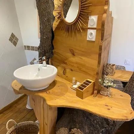 Dans Les Arbres, Domaine De L Ogliastru