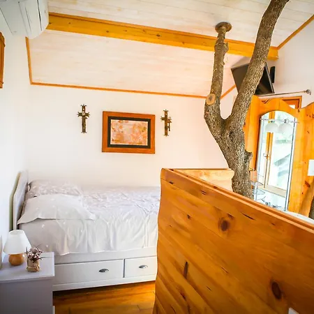 Feriehus Dans Les Arbres, Domaine De L Ogliastru Olmeto (Corsica)